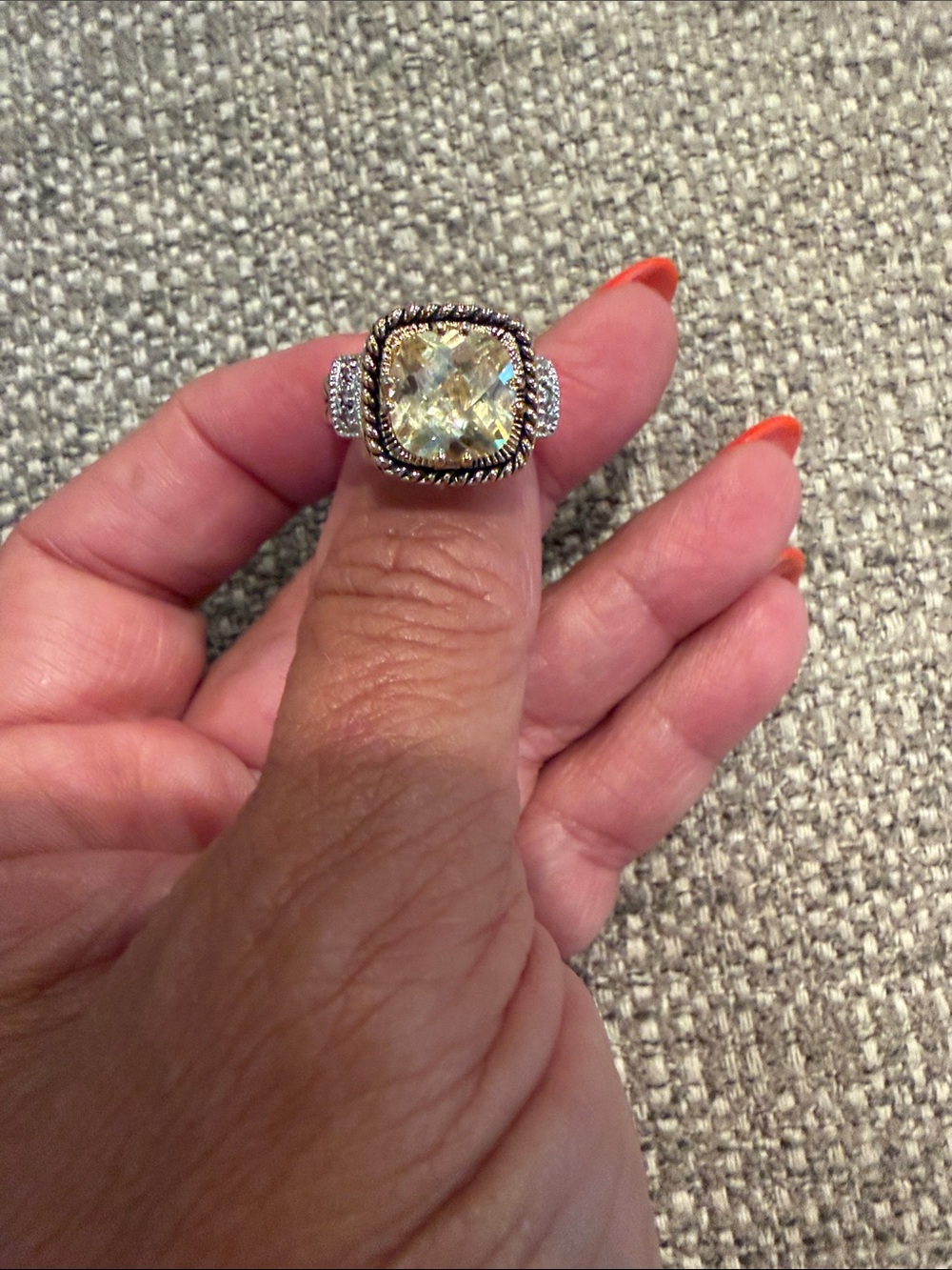 Lia Sophia Lemon Chiffon retired Halo Ring with Twisted Rope Accent size 7